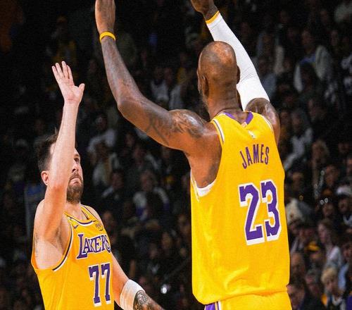 埃弗顿新帅,莫耶斯掌舵,联赛连胜佳,世界杯小组赛,2026世界杯赛程,小组赛分析,球队动态,比赛预测